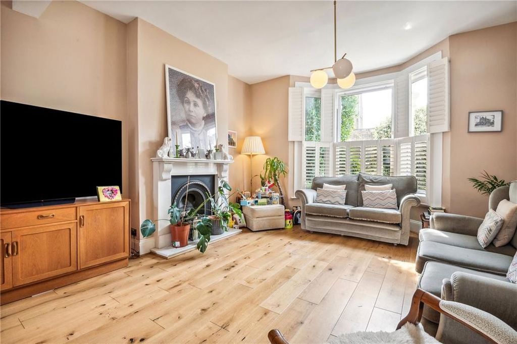 Property photo 2 of 9