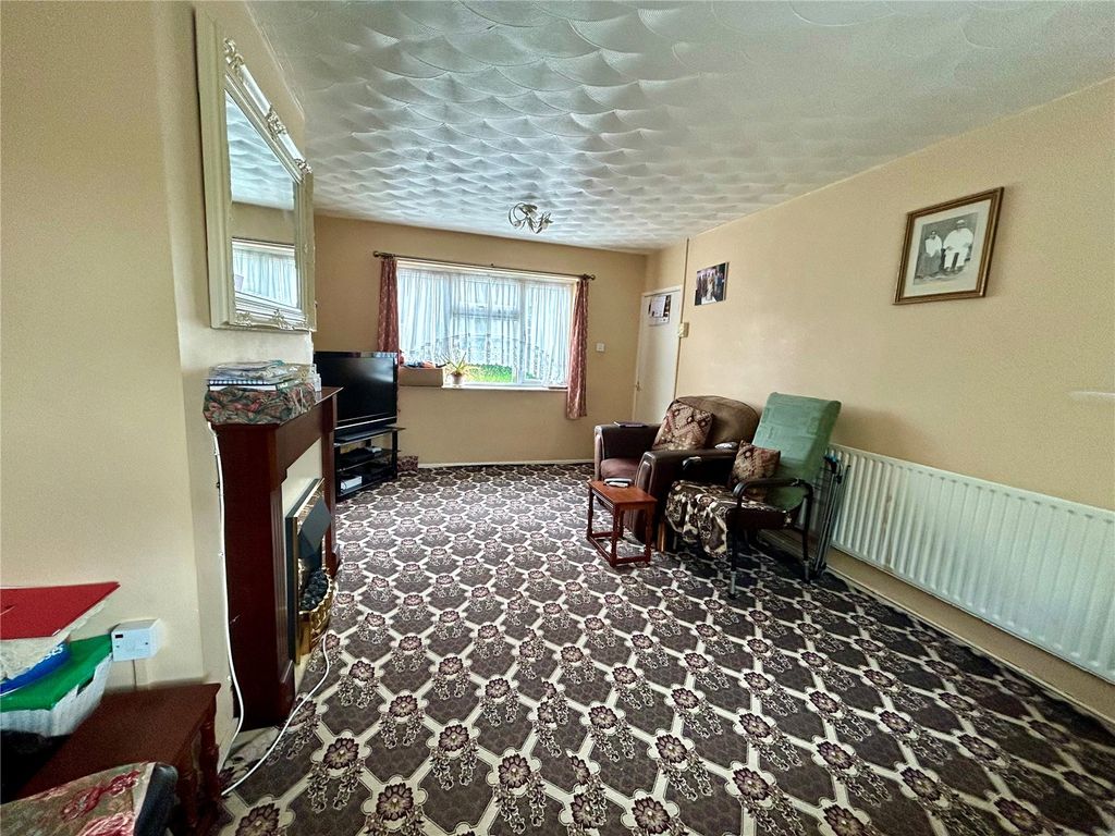 Property photo 3 of 15 Picture No. 12