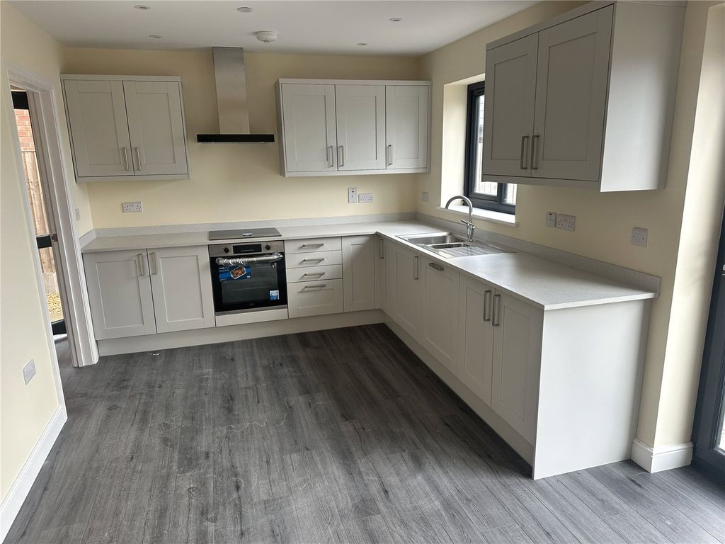 Property photo 2 of 13 Picture No. 03