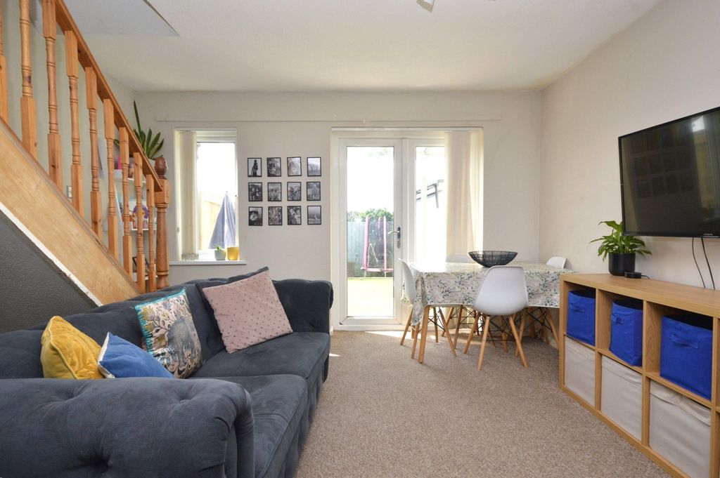 Property photo 2 of 9 2 - Picture No. 04