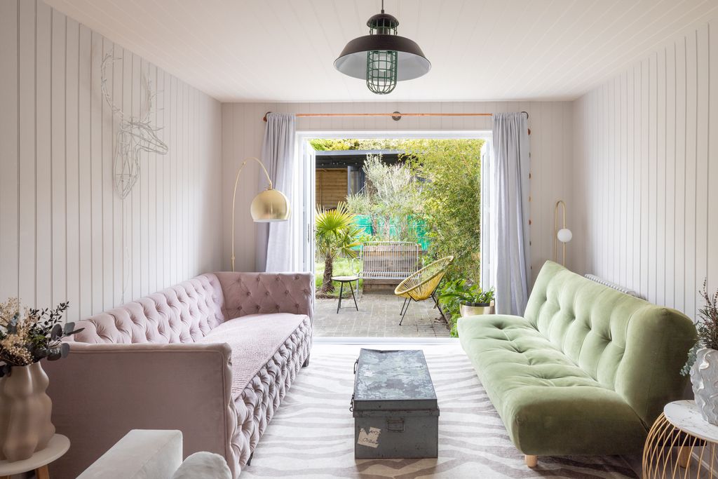 Property photo 2 of 18 111354 - Denham Way_The Modern House (36).Jpg