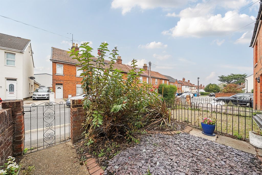 Property photo 2 of 17