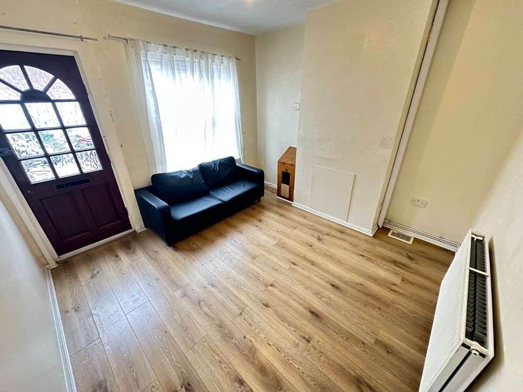 Property photo 2 of 9 5123611