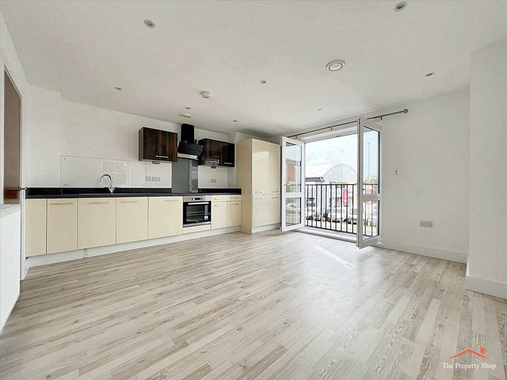 Property photo 3 of 12