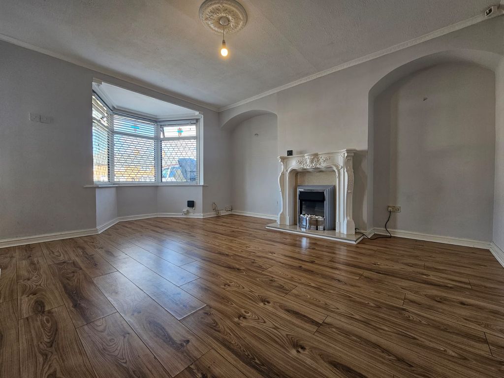 Property photo 2 of 21 Front