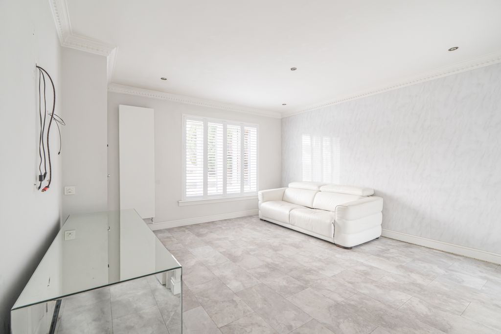 Property photo 3 of 20 Property Image 3