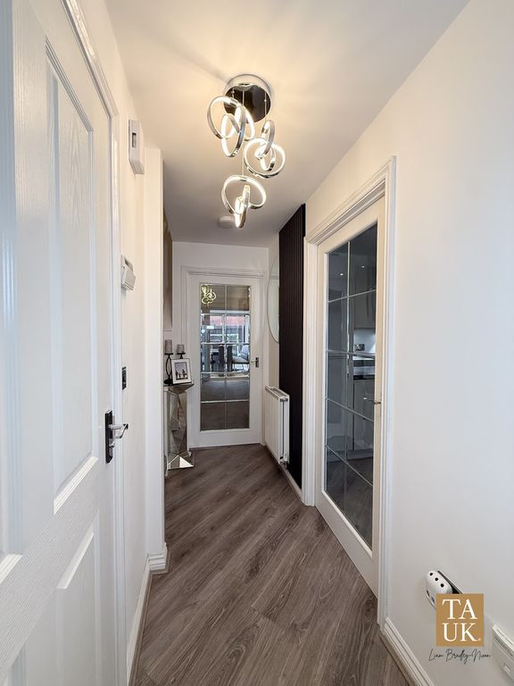 Property photo 3 of 24