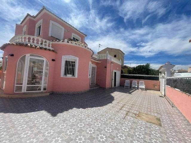 Property photo 1 of 26
