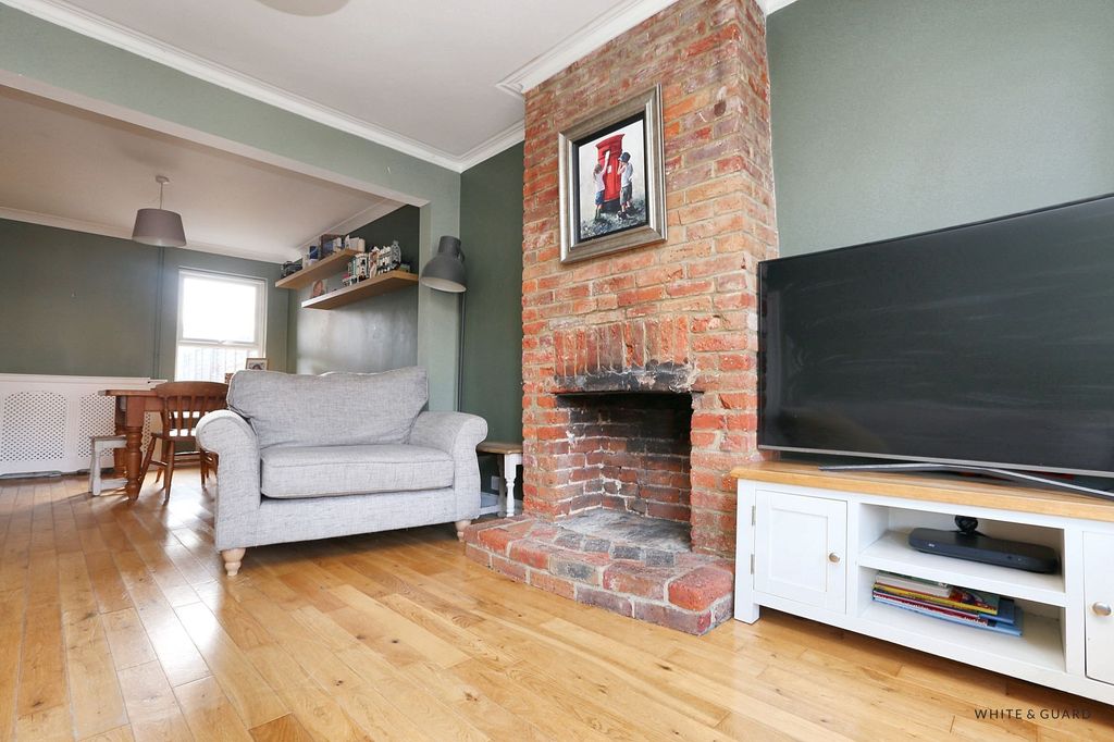 Property photo 2 of 10