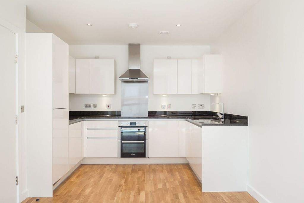 Property photo 3 of 15 Kitchen