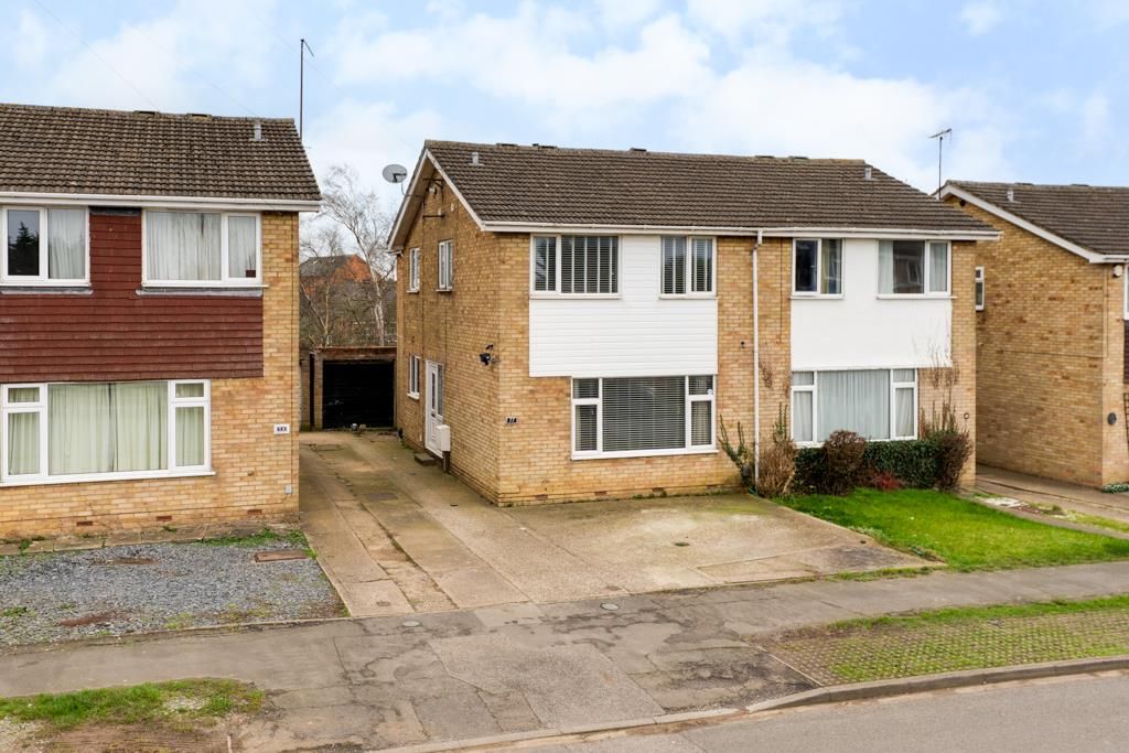 Property photo 1 of 25 77 Churchill Way, Burton Latimer-2.Jpg