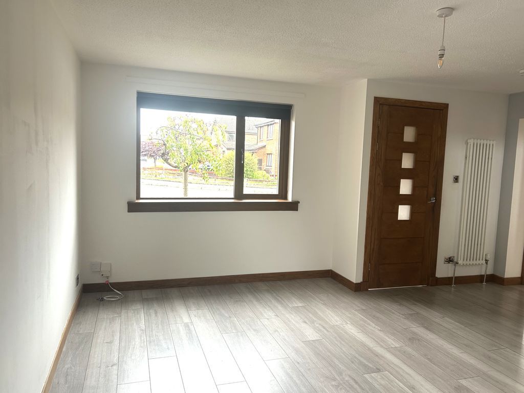 Property photo 3 of 37 Lounge