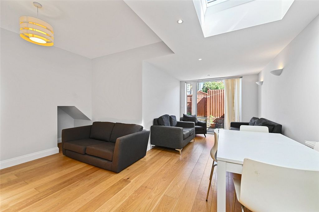 Property photo 3 of 12 Picture No. 11