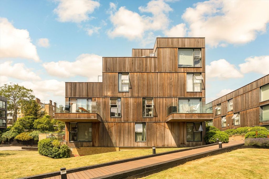 Property photo 1 of 3