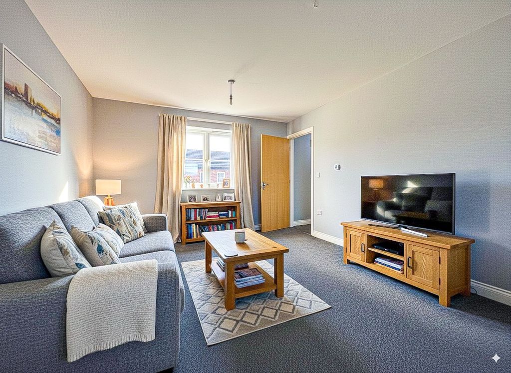 Property photo 2 of 8 4505352