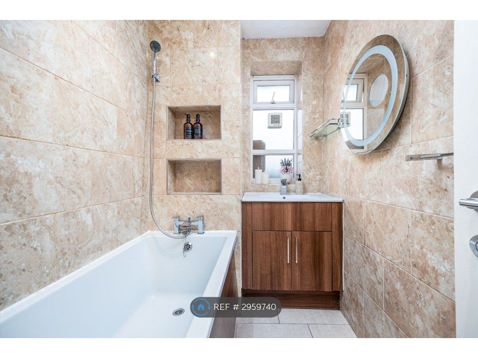 Property photo 2 of 6 Bath Room