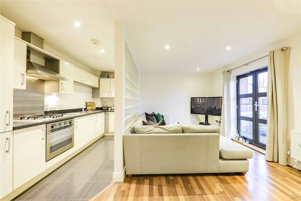 Property photo 3 of 8 Picture No. 29