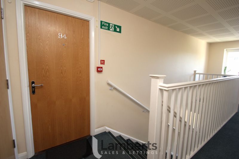 Property photo 3 of 12 Communal Landing