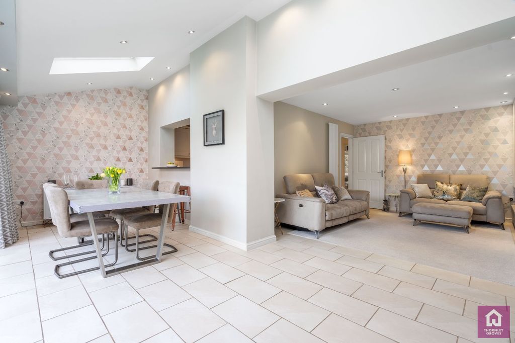 Property photo 3 of 28 Living/Dining Room