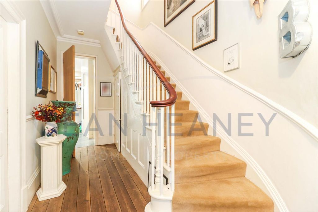 Property photo 2 of 37