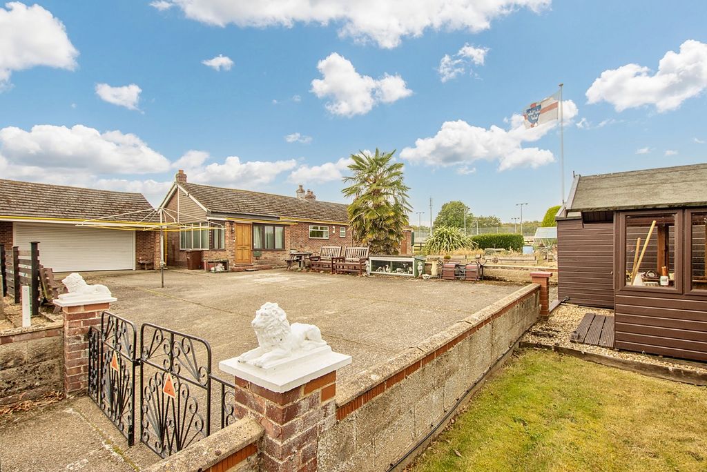 Property photo 2 of 25 3472034