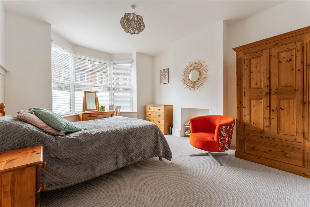 Property photo 1 of 11 6 Nelson Road-18.Jpg