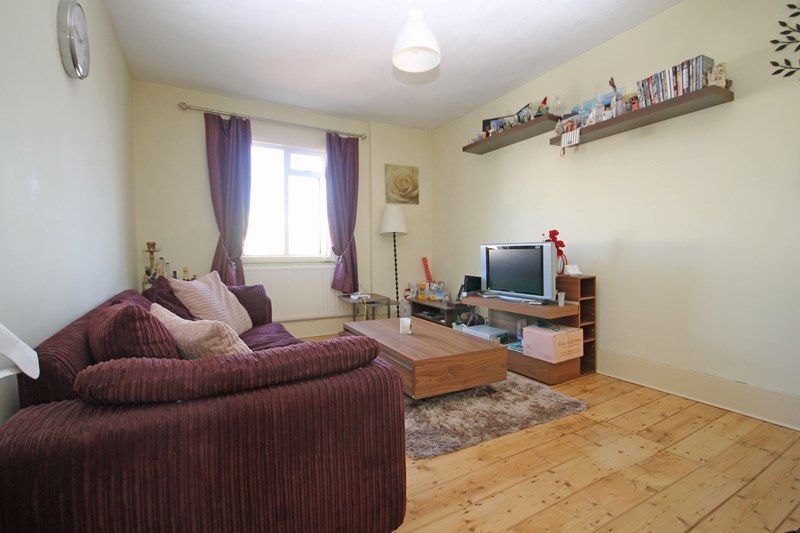 Property photo 1 of 8 One Bedroom Flat To Rent