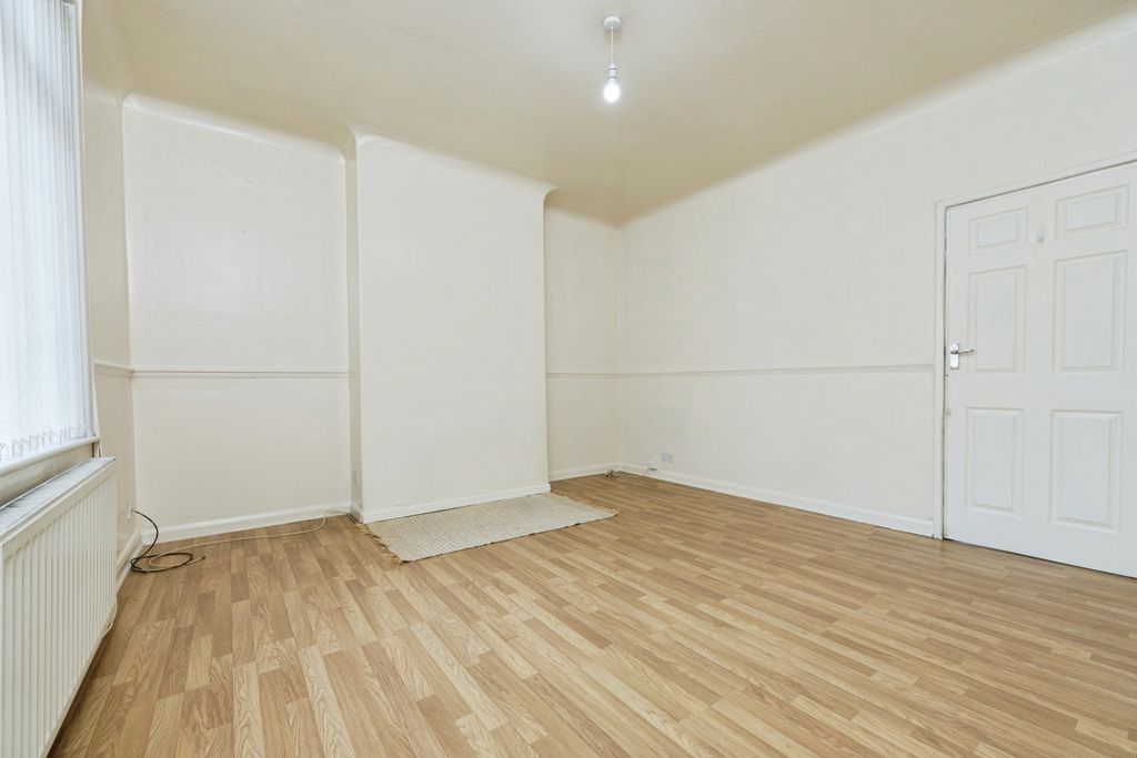 Property photo 2 of 14 Lounge