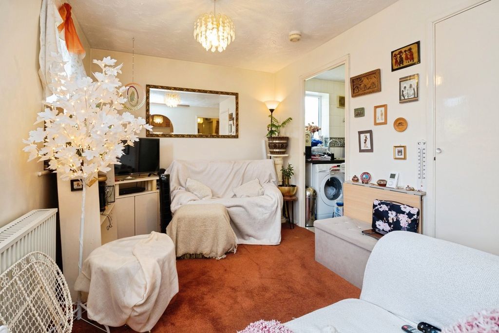 Property photo 3 of 13