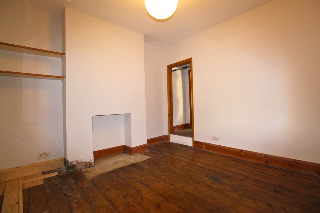 Property photo 3 of 10 Dining Room