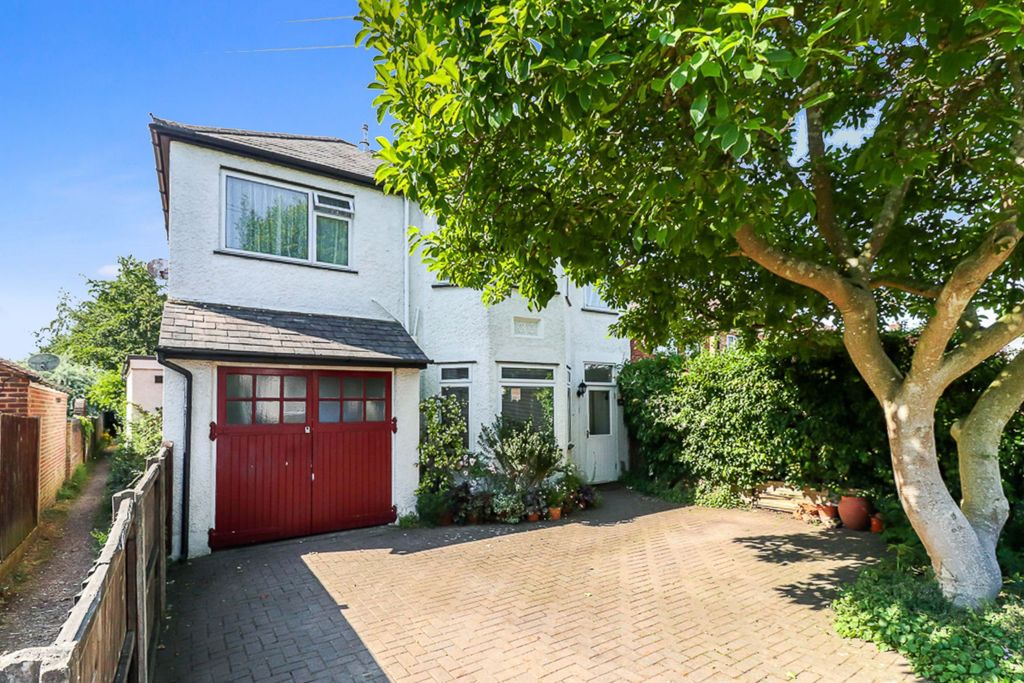 Property photo 1 of 28