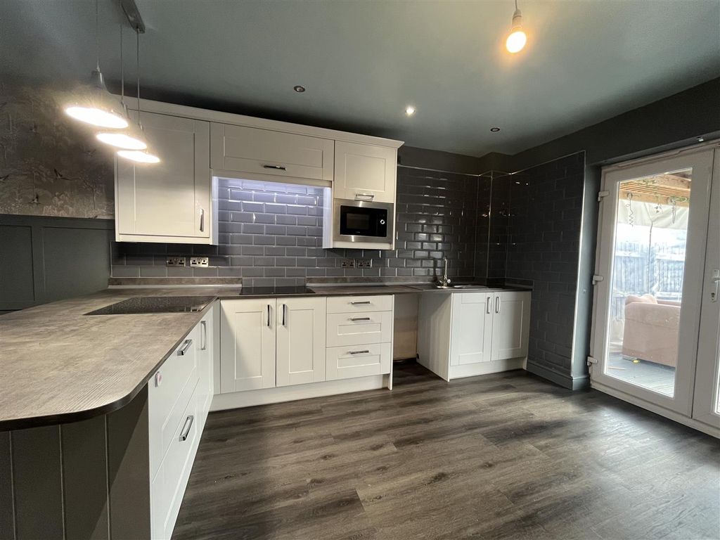 Property photo 2 of 21 Open Plan Kitchen Living