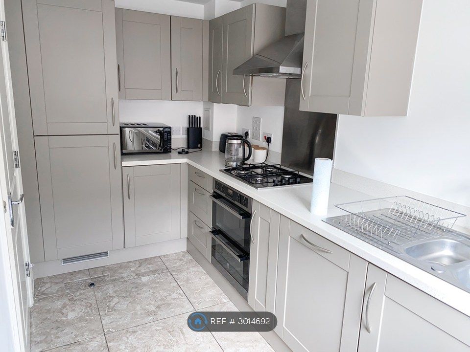 Property photo 3 of 13 Kitchen