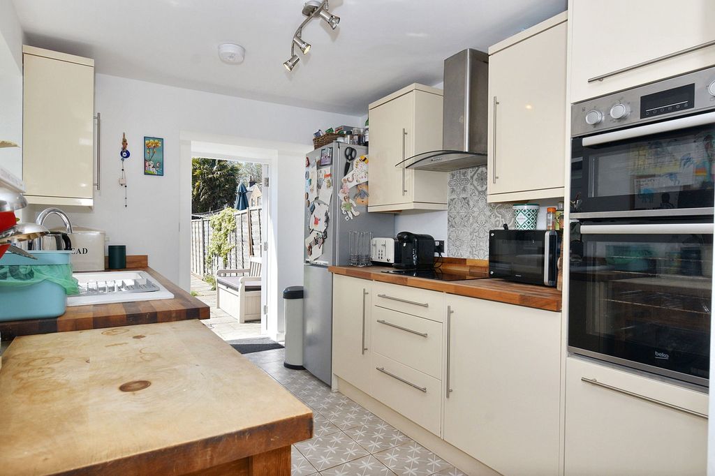 Property photo 3 of 16