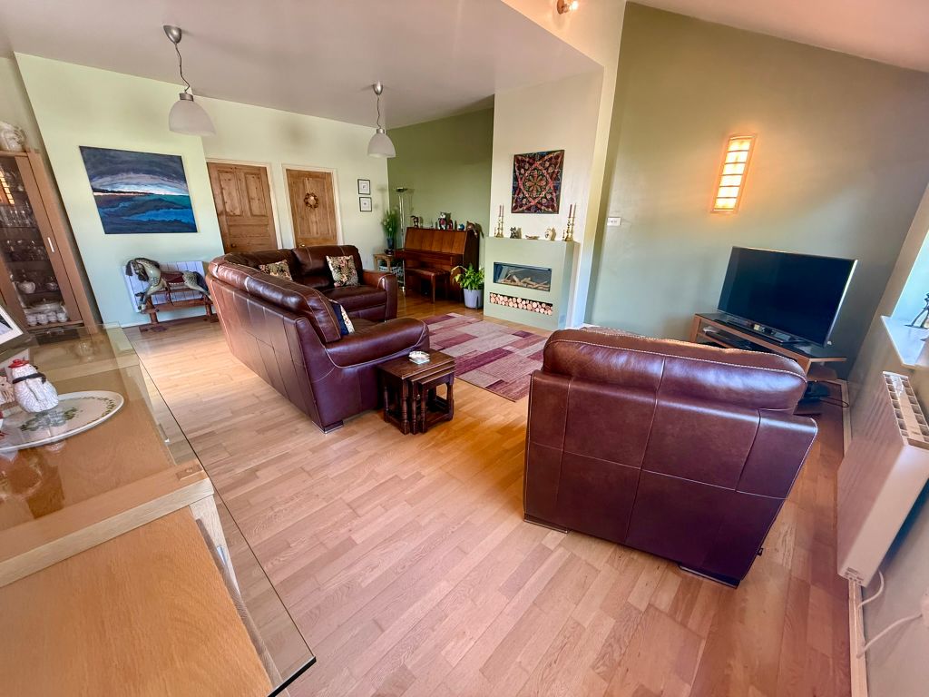 Property photo 3 of 35