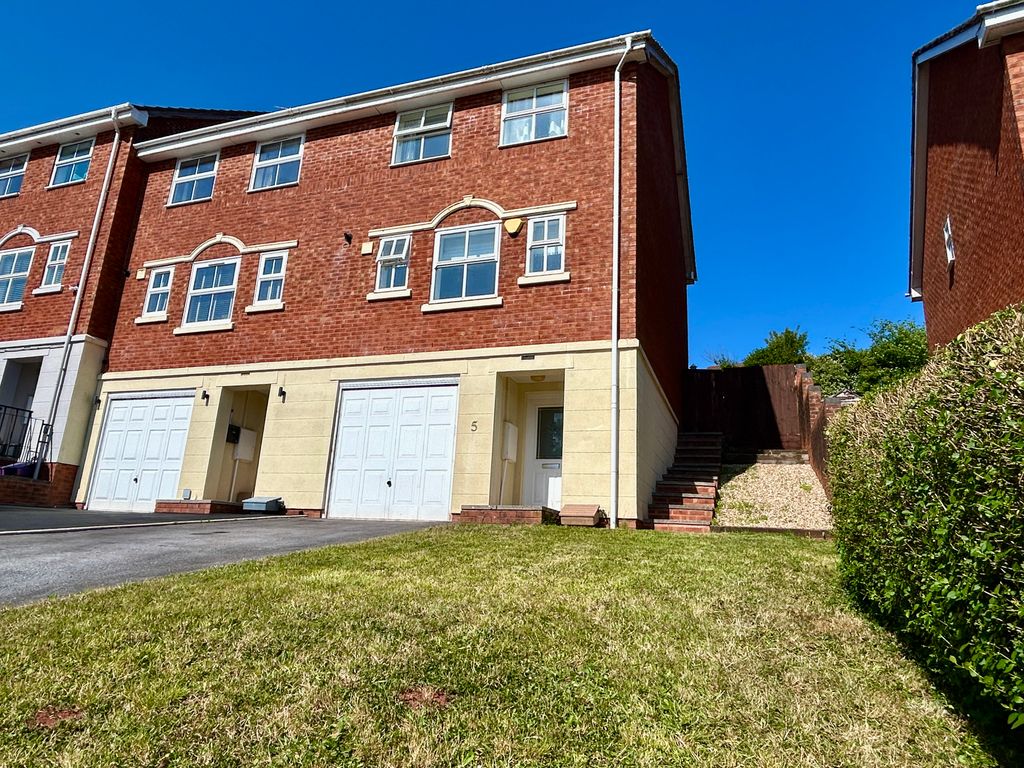 Property photo 1 of 24 Front Aspect