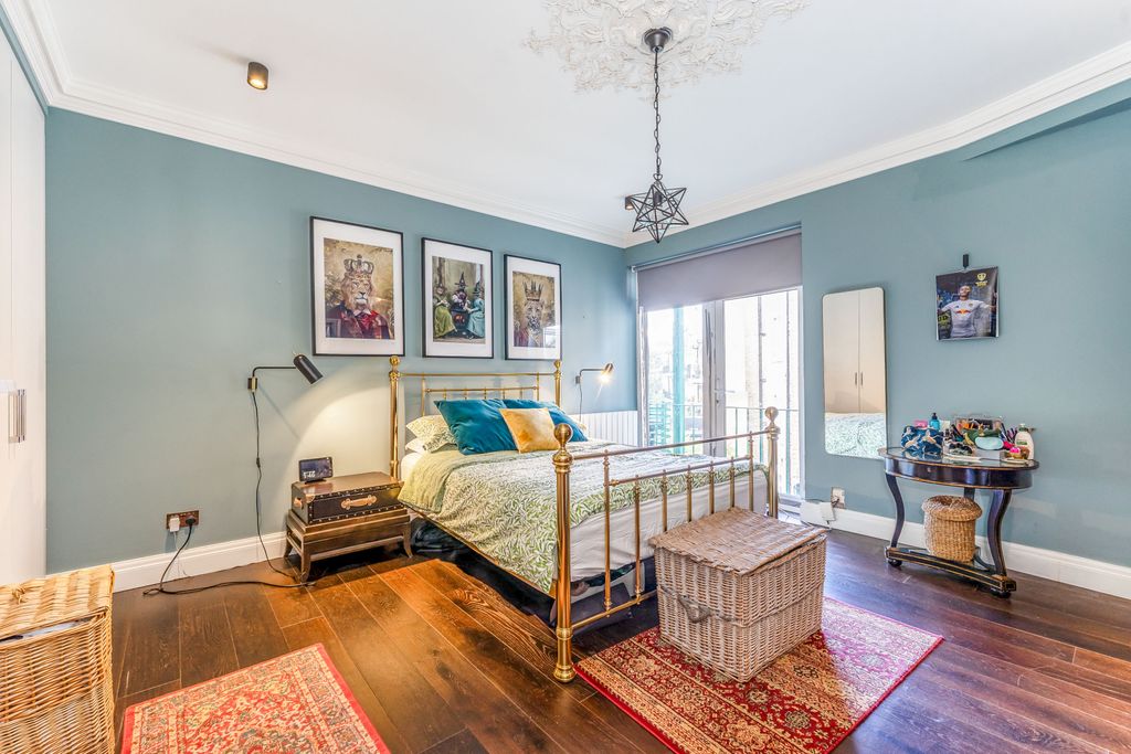 Property photo 2 of 9