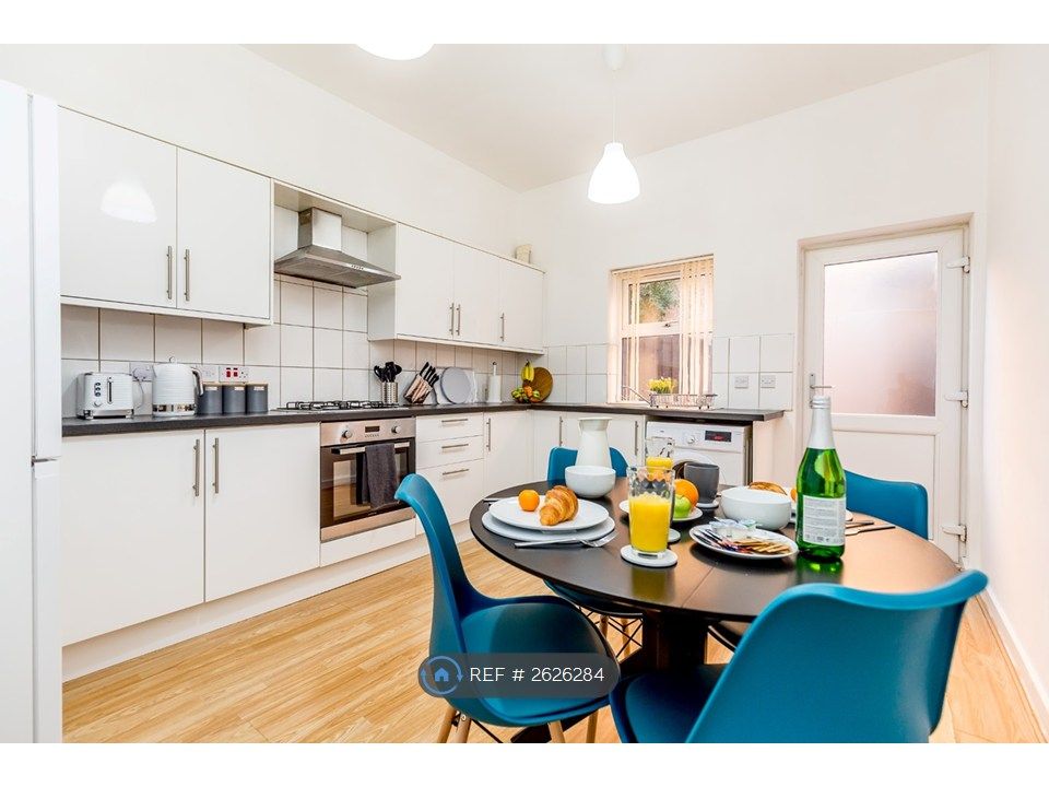 Property photo 3 of 18 Northamptonservicedapartment Selfcatering Shortlet
