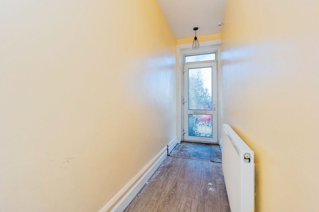 Property photo 2 of 20 Pbox-Img.Jpg