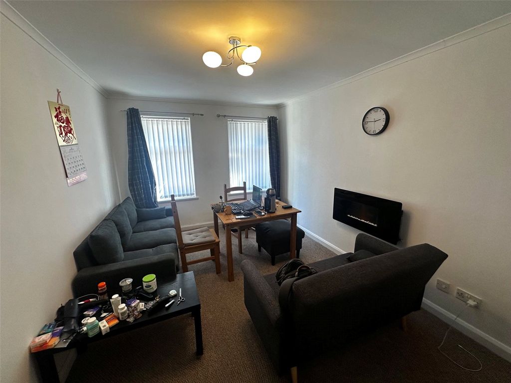 Property photo 3 of 7 Picture No. 06