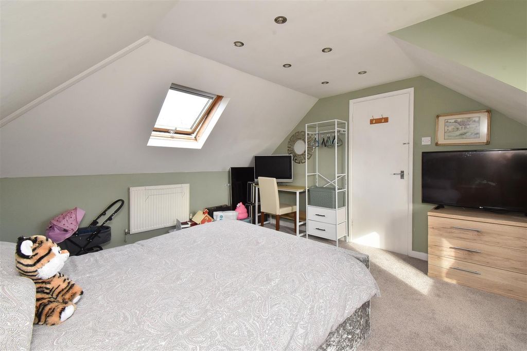 Additional image 17 of 4 bed detached bungalow for saleMoscow Road, Hastings TN35