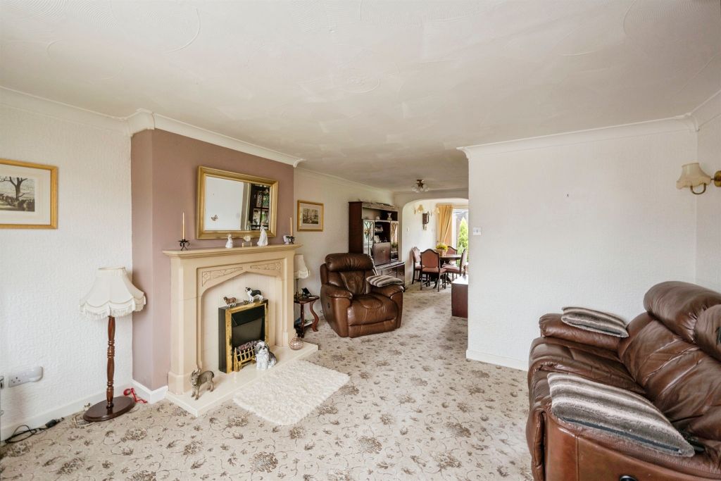 Property photo 2 of 21