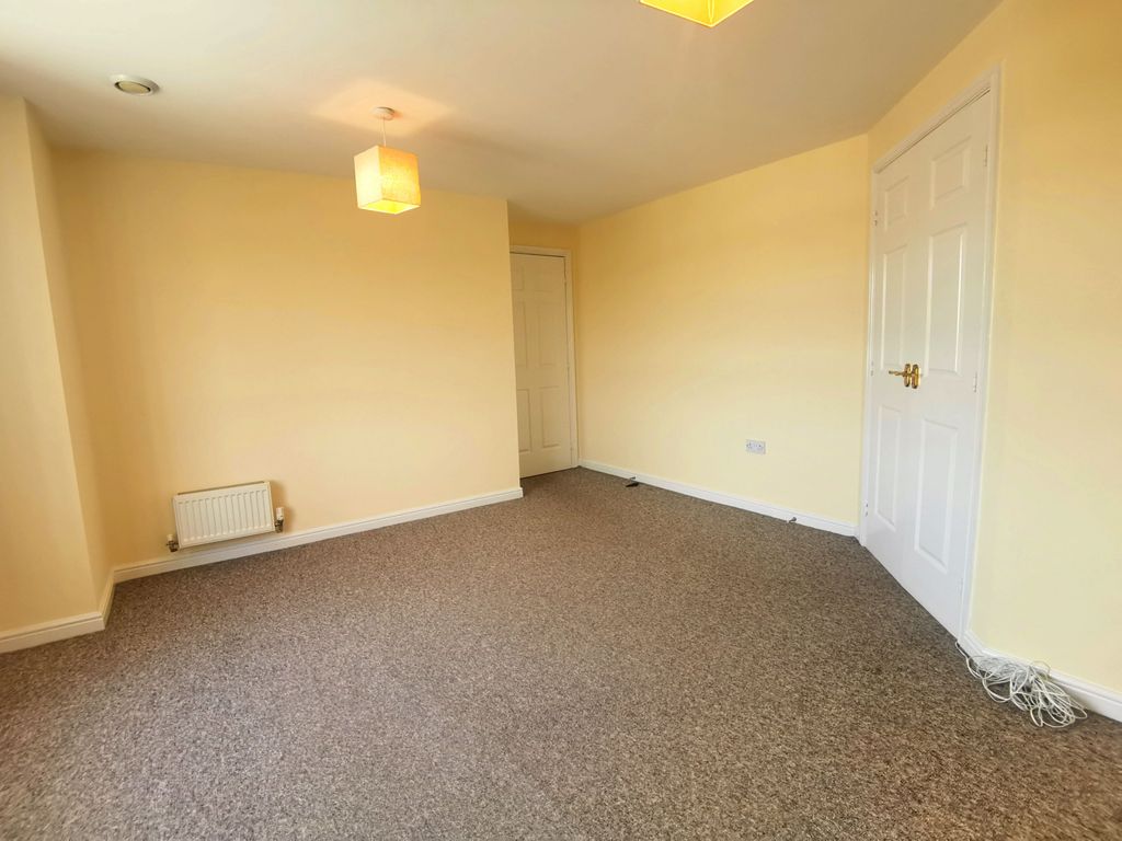 Property photo 3 of 9 Lounge