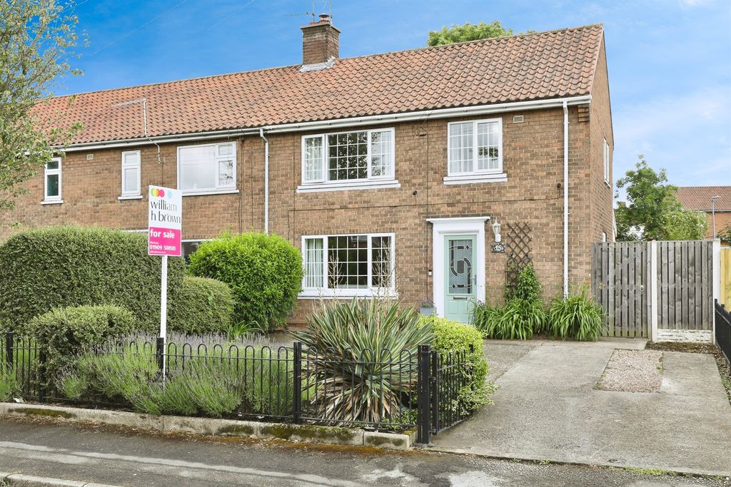 Property photo 1 of 17