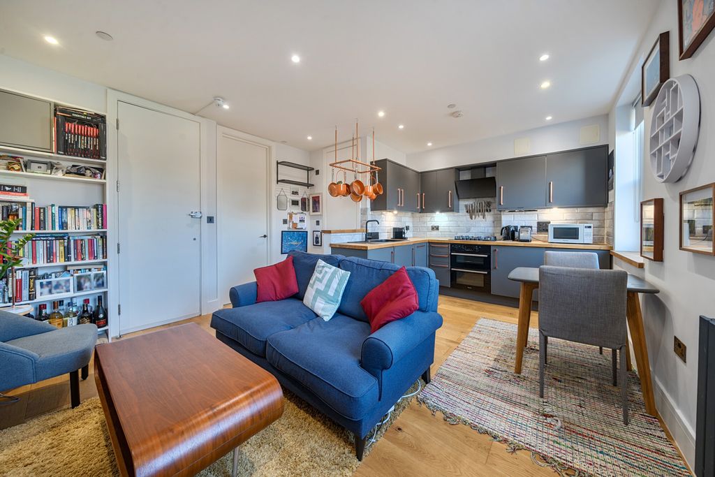 Property photo 2 of 18 Reception