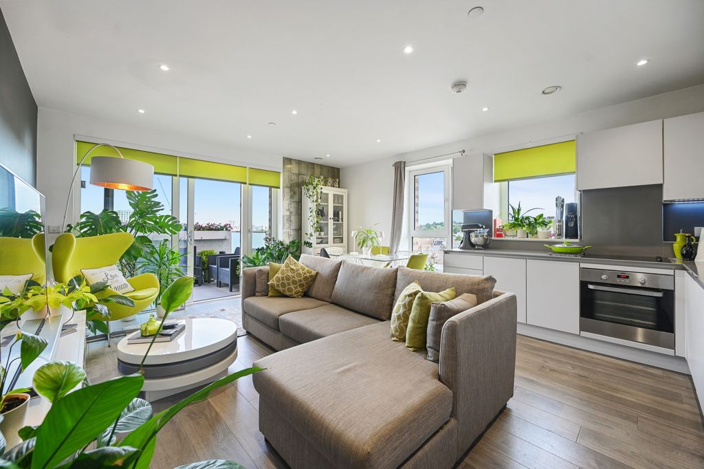 Property photo 1 of 11 2 Bed Flat For Sale Damsel Walk, London Nw9