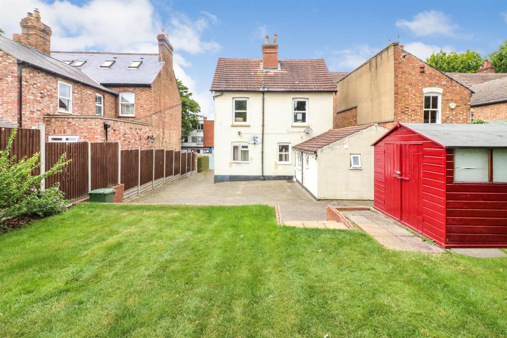 Property photo 1 of 9