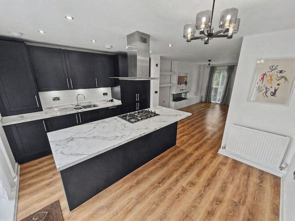 Property photo 2 of 41