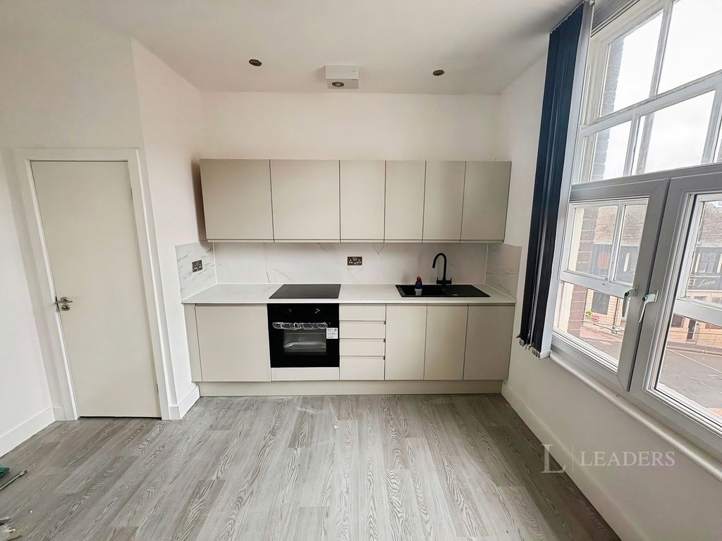 Property photo 3 of 7 Pbox-Img.Jpg