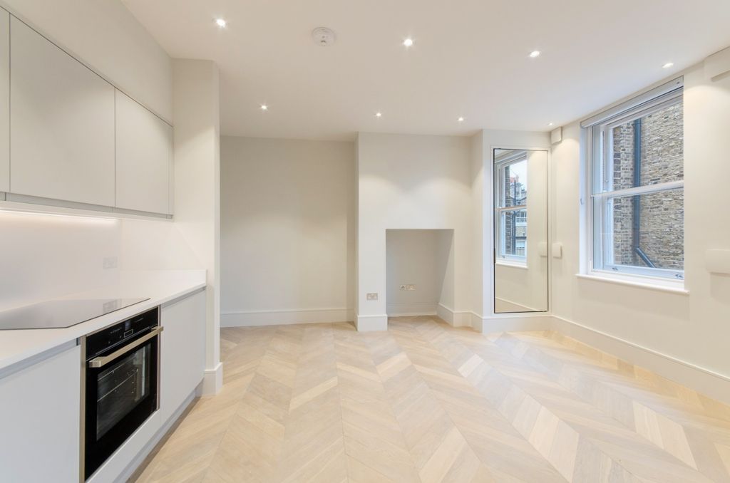 Property photo 2 of 8 954724